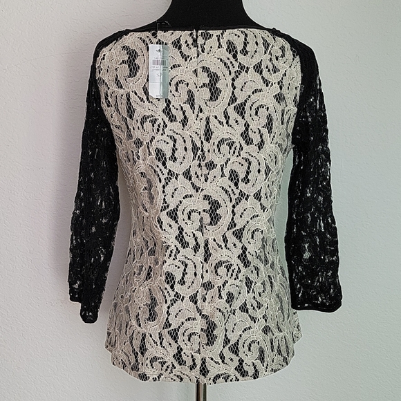 Ann Taylor NWT Black & White Lace 3/4 Sleeve Top - Picture 3 of 5